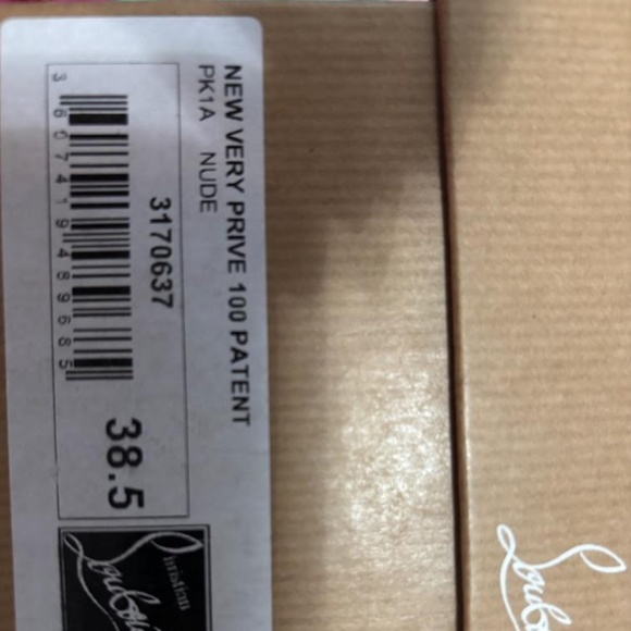 Christian Louboutin New Very Prive 100 38.5 Nude Color-New Never Worn $1,000 - Picture 2 of 7